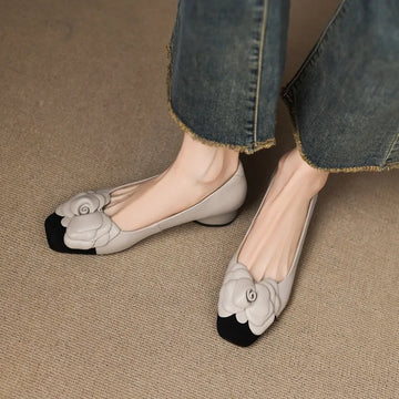 French Kitten Heel Color Block Camellia Single Shoe Summer 2025 New Block Heel Shallow Mouth Versatile Women's Shoes